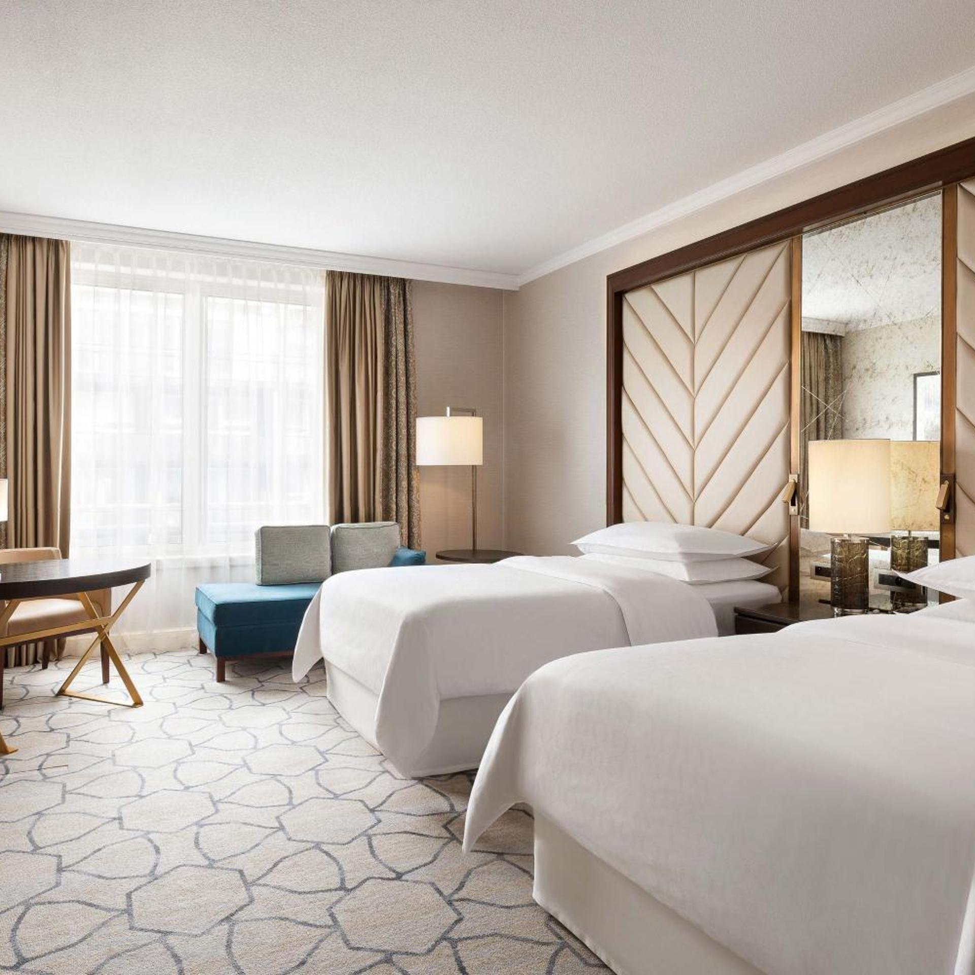 غرفة كلاسيكية بسريرين منفصلين، Sheraton Grand Warsaw 2/4