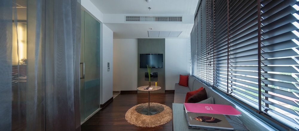 Lit Bangkok Hotel 62/107