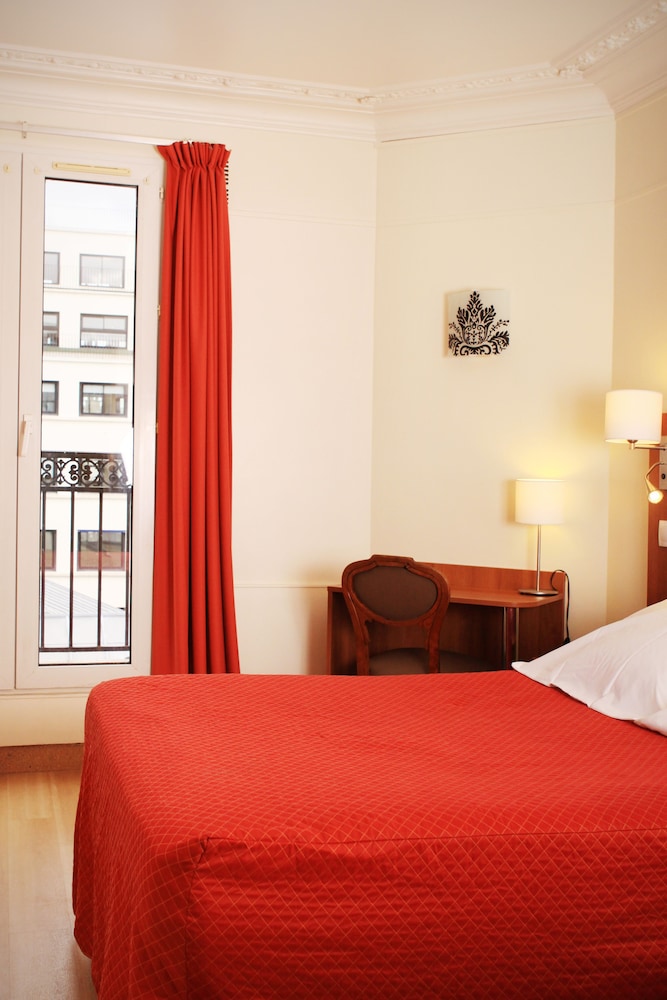 ROOM, DOUBLE BED, SHARED BATHROOM