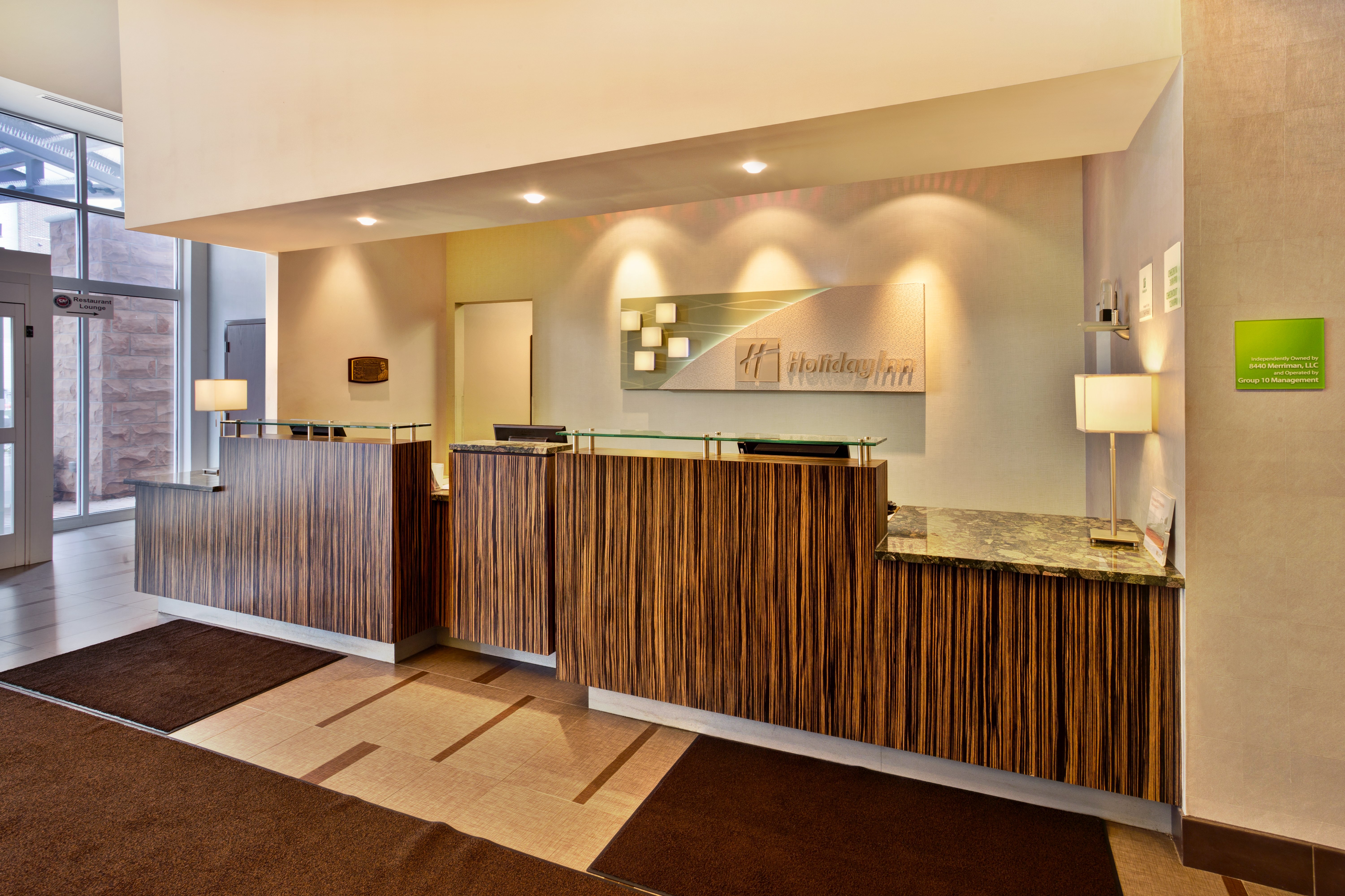 Holiday Inn Detroit Metro Airport 5/58