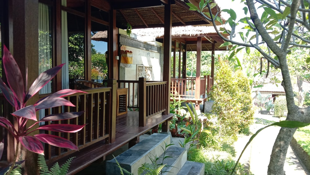 Astawa House 4/65