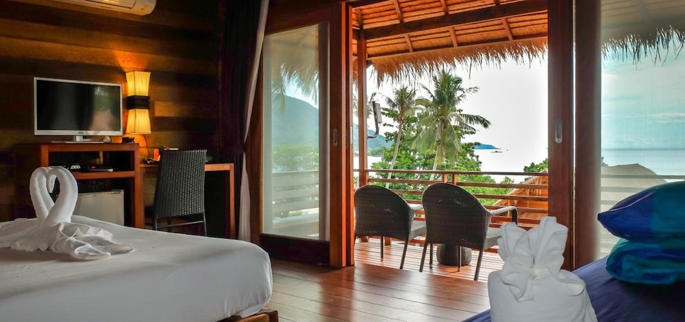 Ten Moons Lipe Resort 17/50