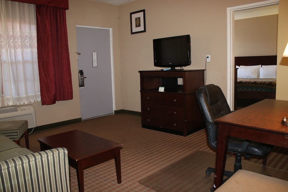 The Classic Desert Aire Hotel 28/34
