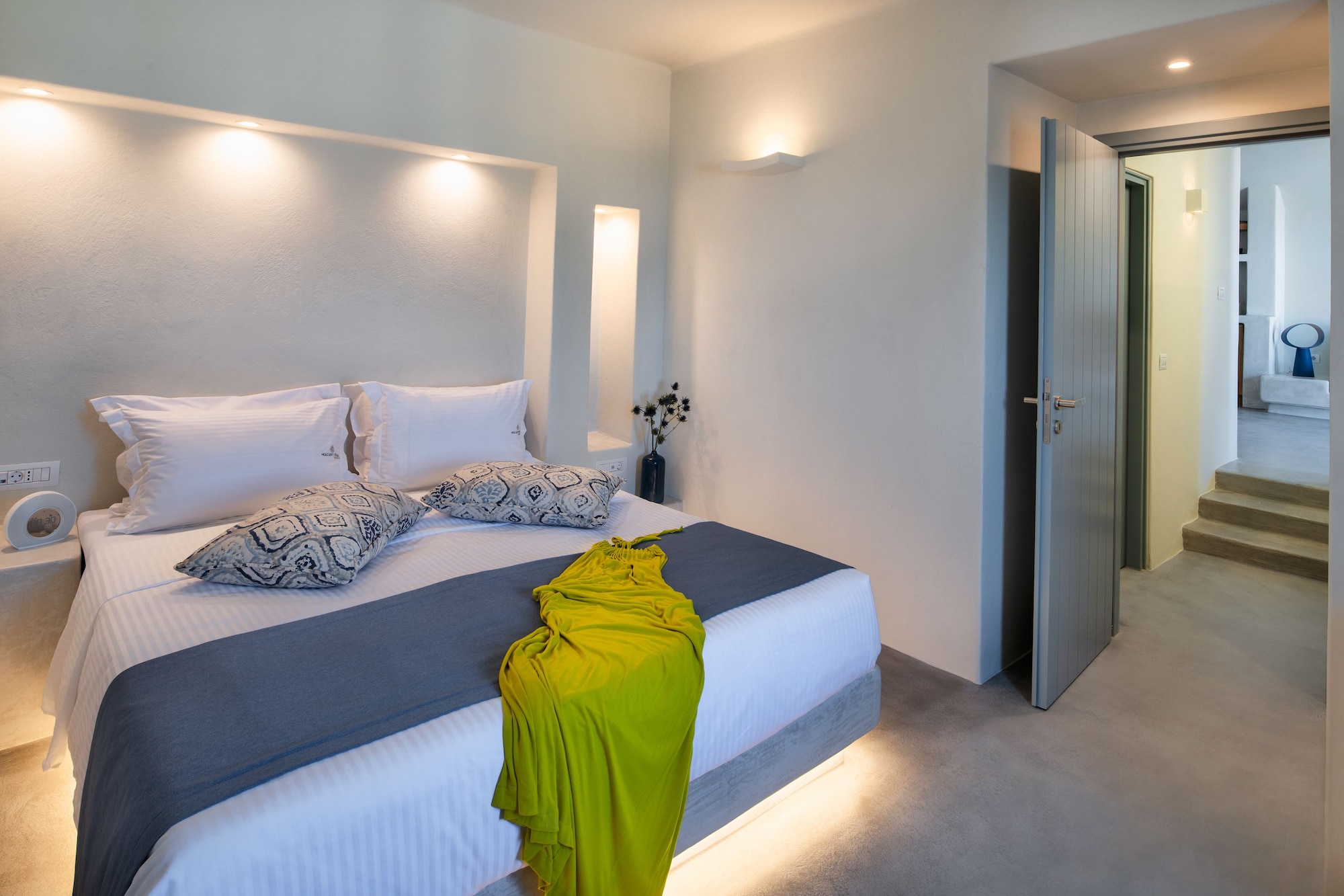 BEYOND, SUITE, OUTDOOR JETTED TUB