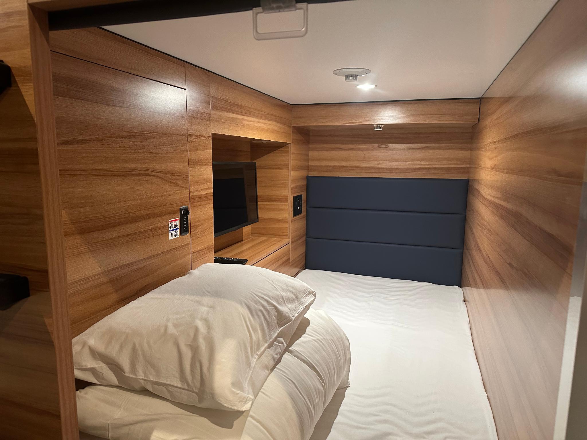 Capsule, Male Dorm