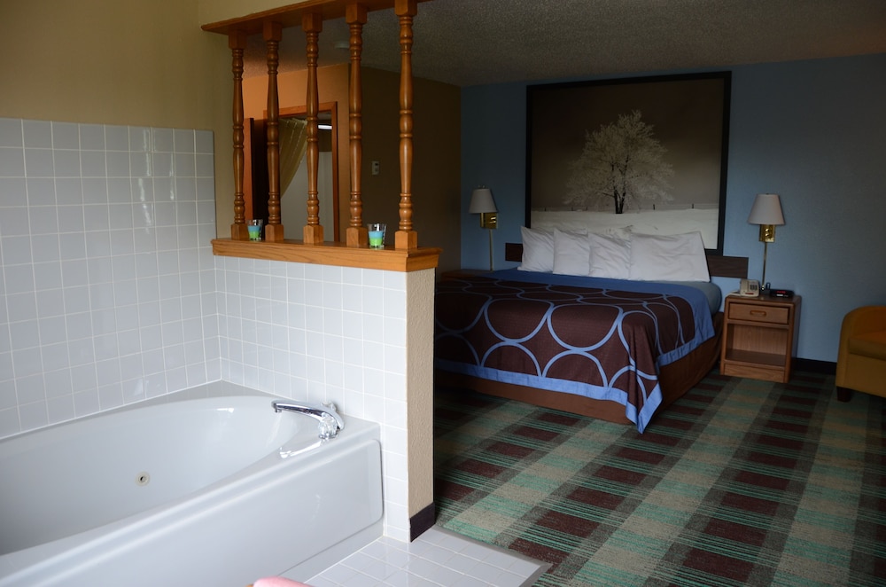 Super 8 by Wyndham Centerville 36/36
