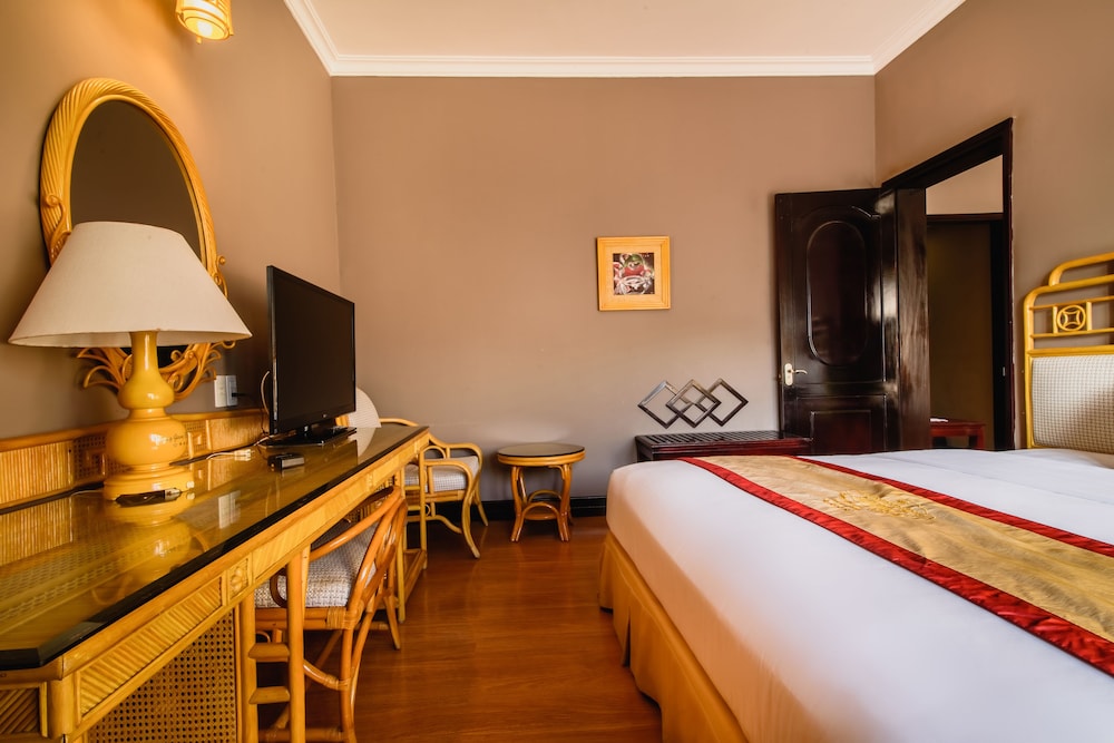 Huong Giang Hotel 19/77