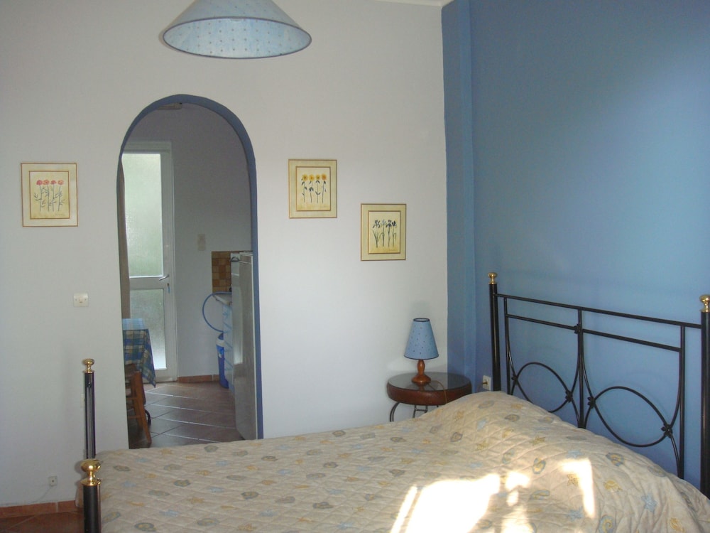 Zorbas Apartments 7/45