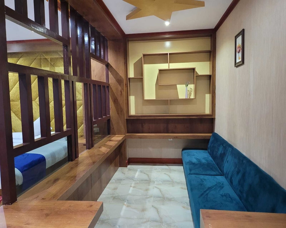 Camphor Hotel 22/31