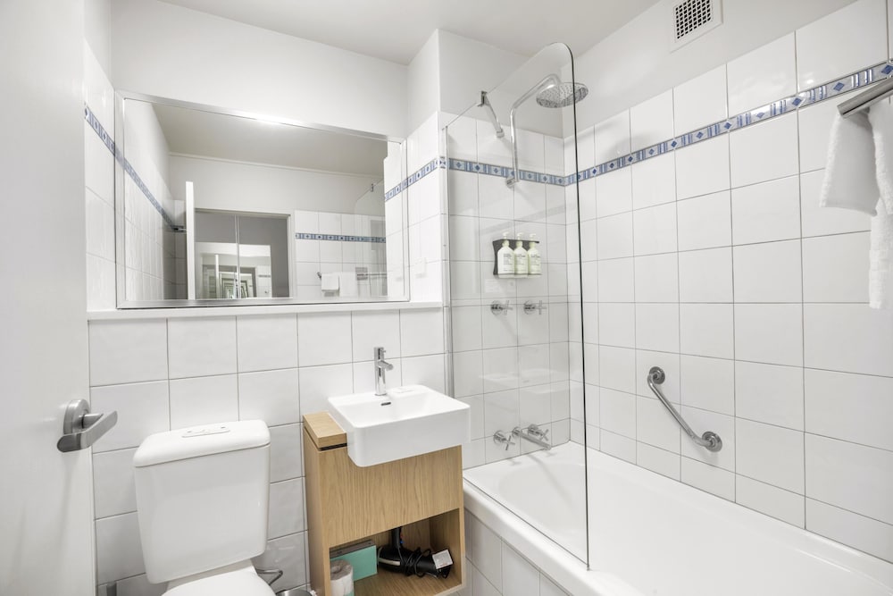 Burnie Central Townhouse Hotel 65/65