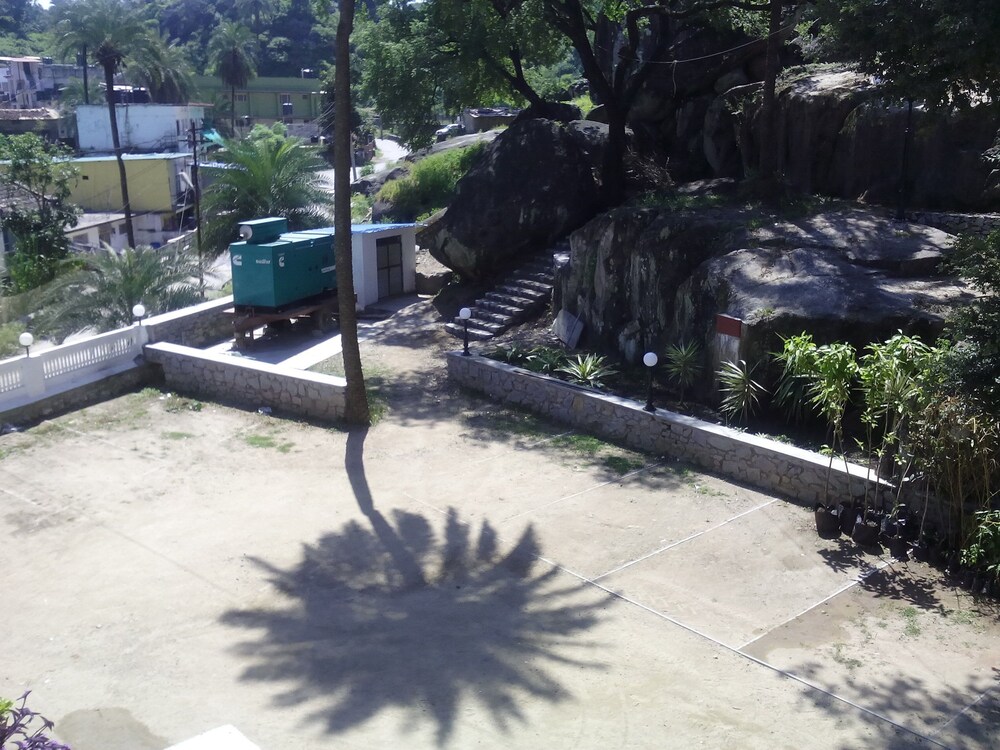 HOTEL KARNAVATI 44/50