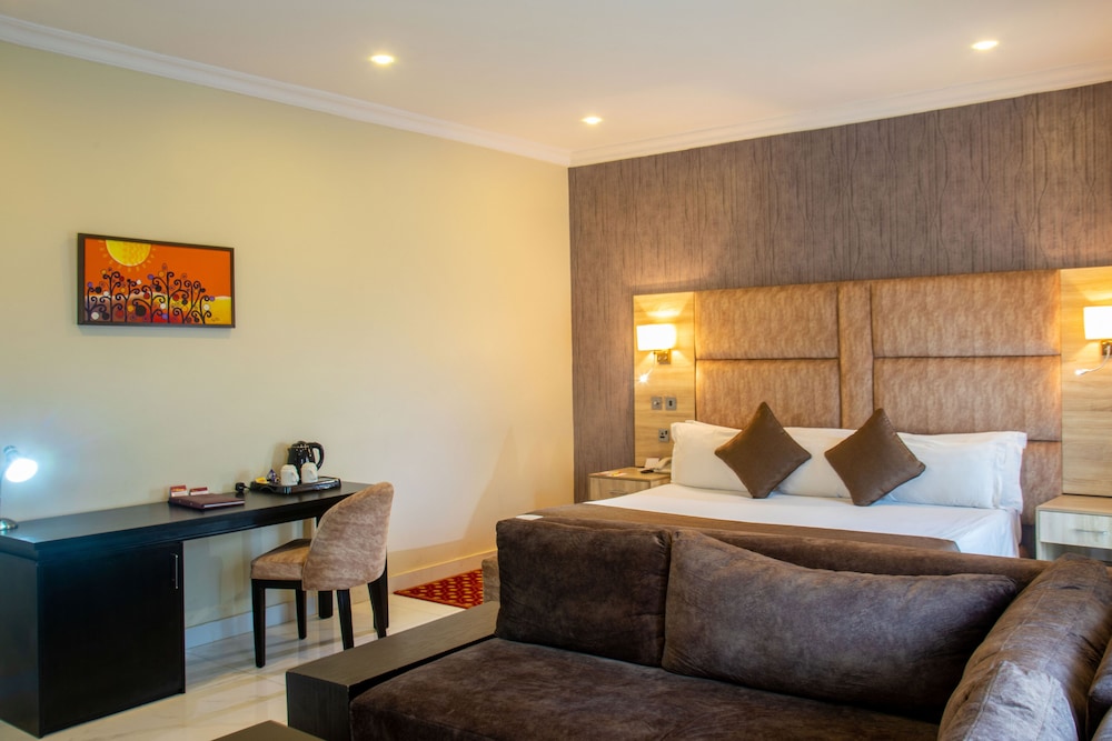 Amber Residence 8/50
