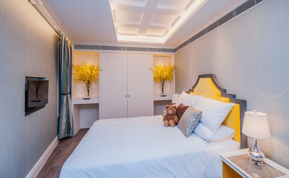 DELUXE, SUITE, QUEEN BED