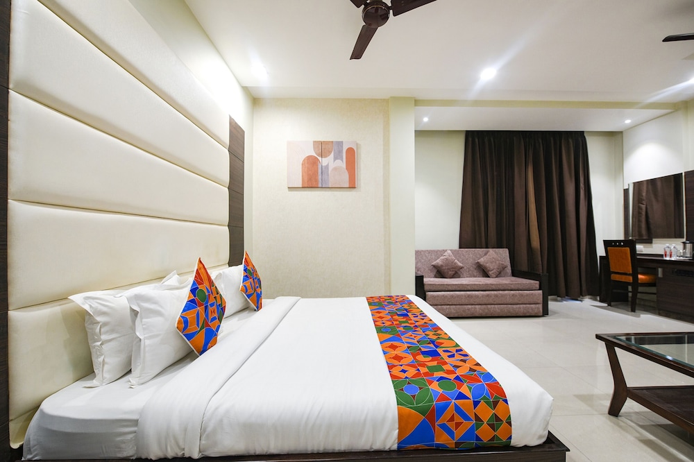 FabHotel KK Continental Albert Rd 21/42