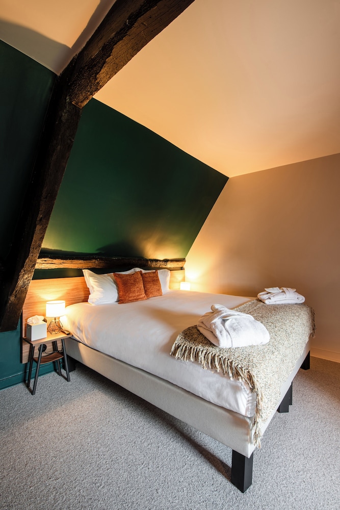Suite, King Bed, Manor Side, Sofa