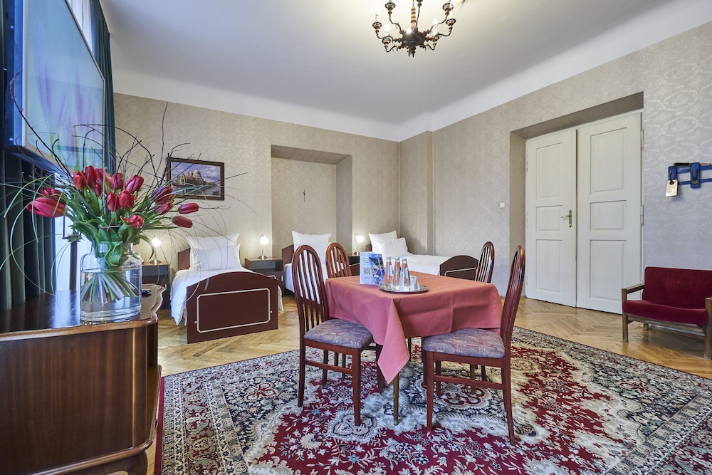 Hotel Pollera 36/37