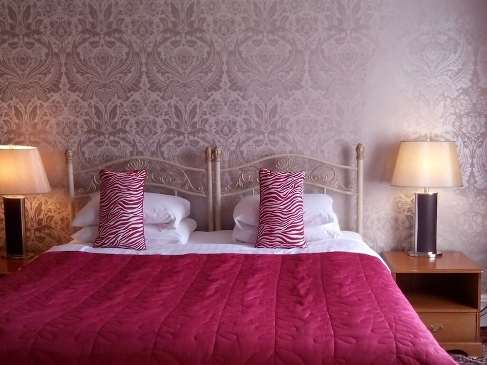Hardwicke Hall Manor Hotel 11/36