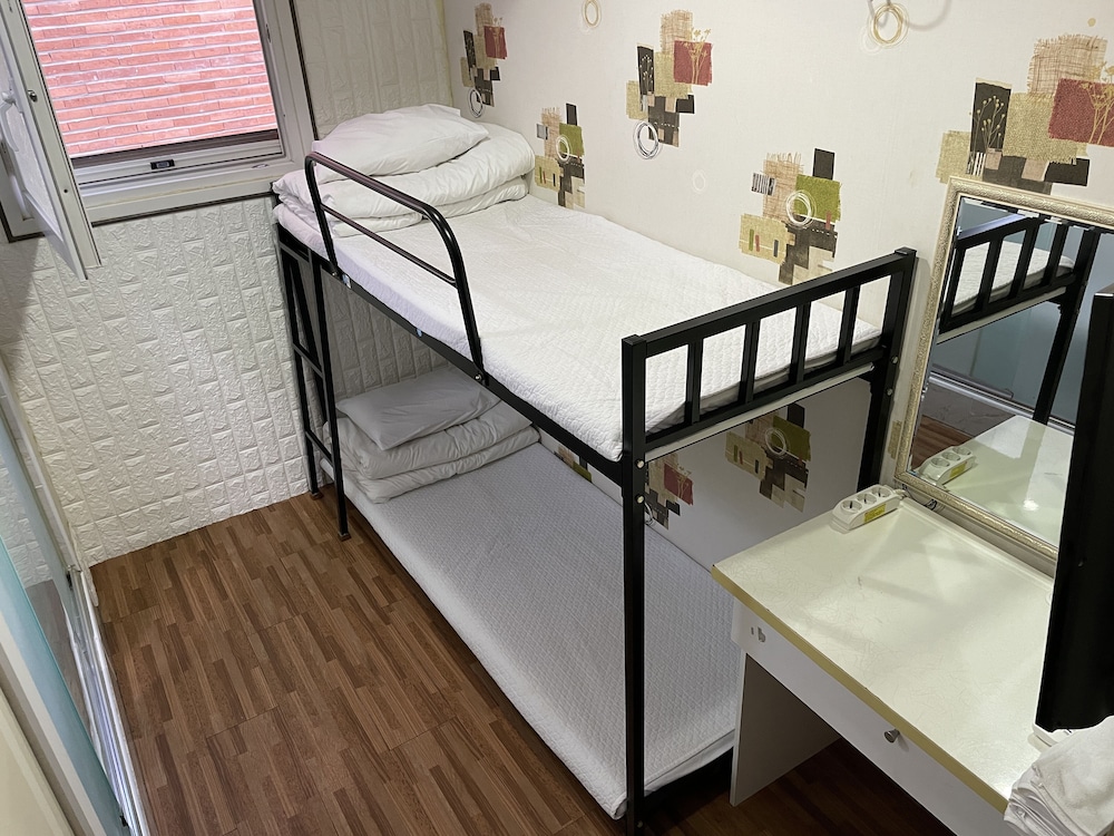 Hostel Chloe 35/50