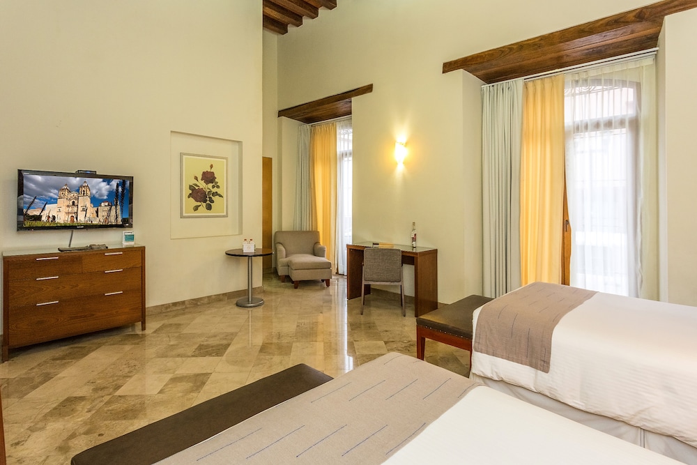 Hotel Parador de Alcalá 42/75