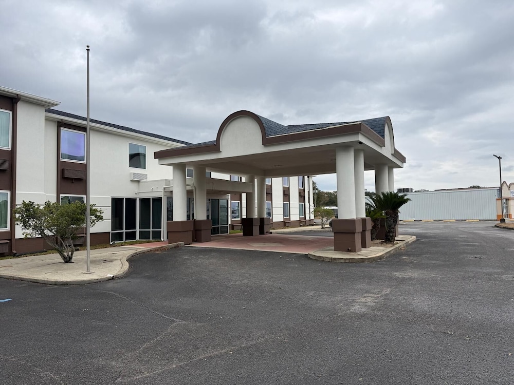 Regency Inn 2/59