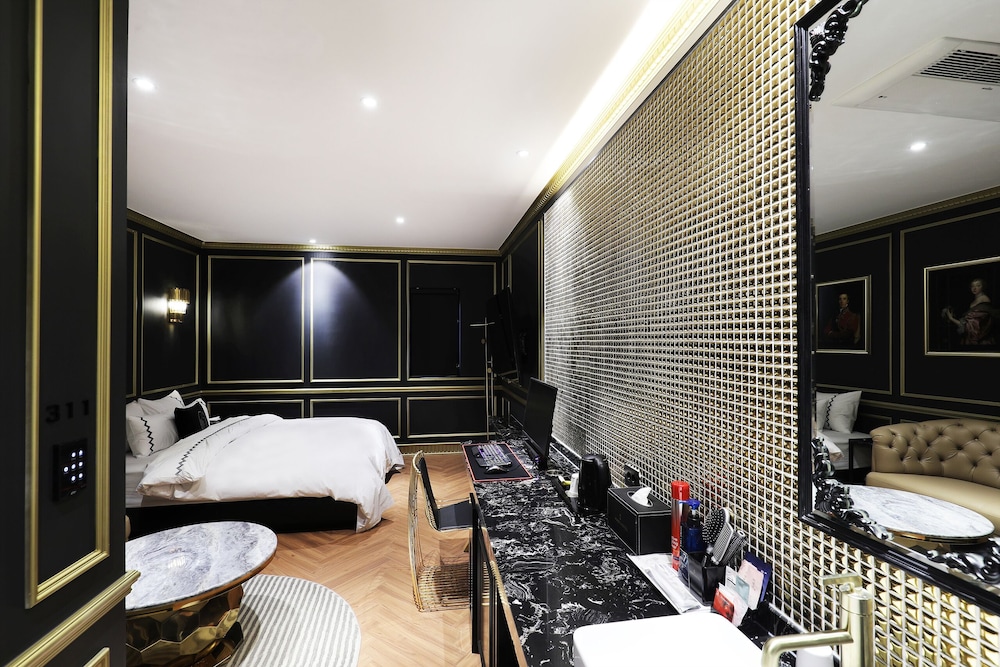 Mari Hotel 27/50