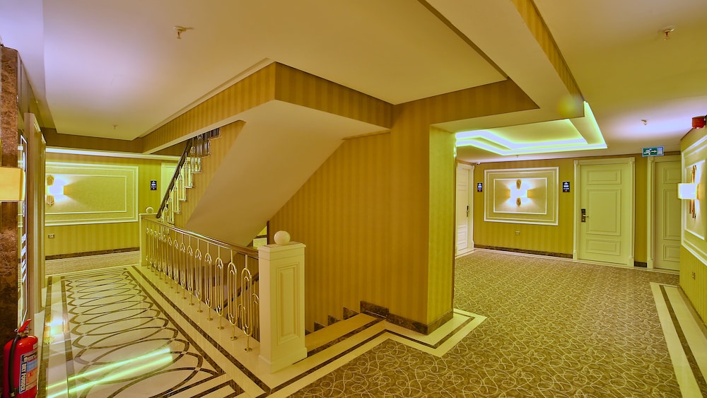 Beethoven Premium Hotel 18/20