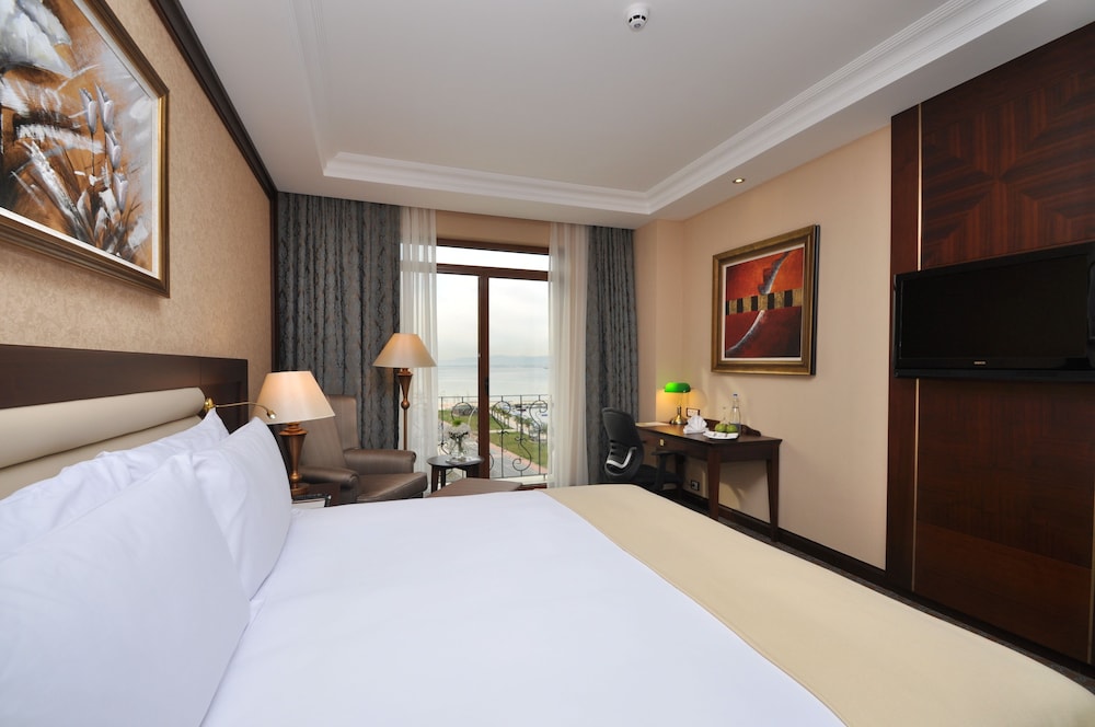 Wellborn Luxury Hotel 10/47