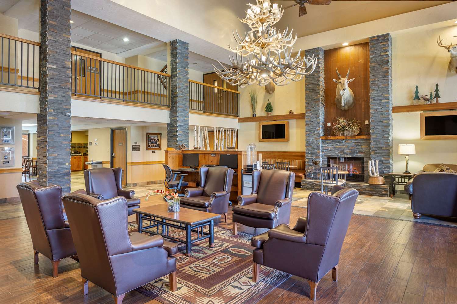 Comfort Inn at Thousand Hills 33/39