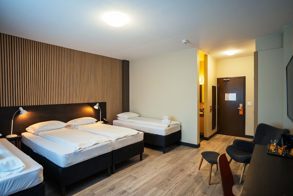 Konvin Hotel by Reykjavik Keflavik Airport 9/80