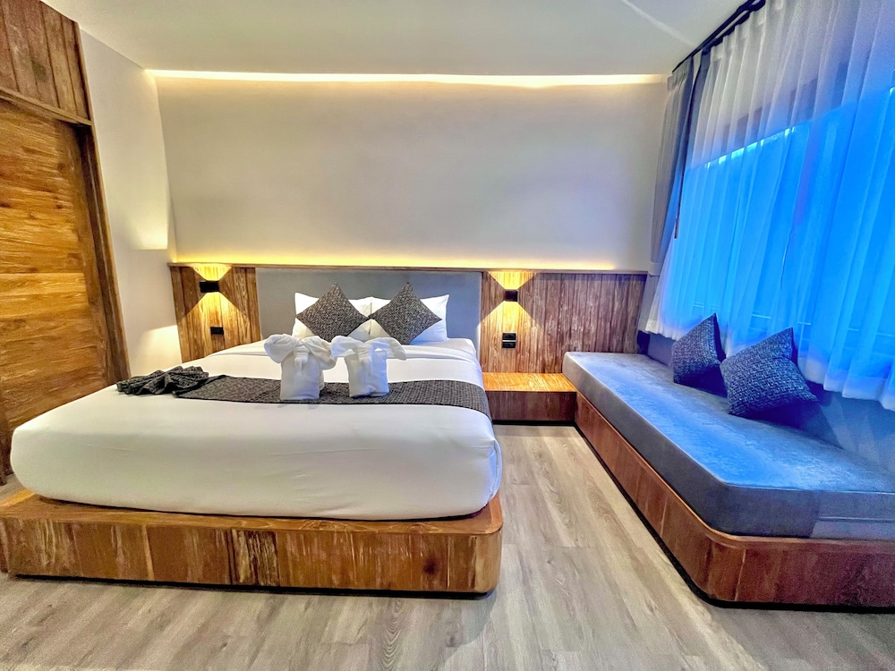SUPERIOR, DOUBLE BED