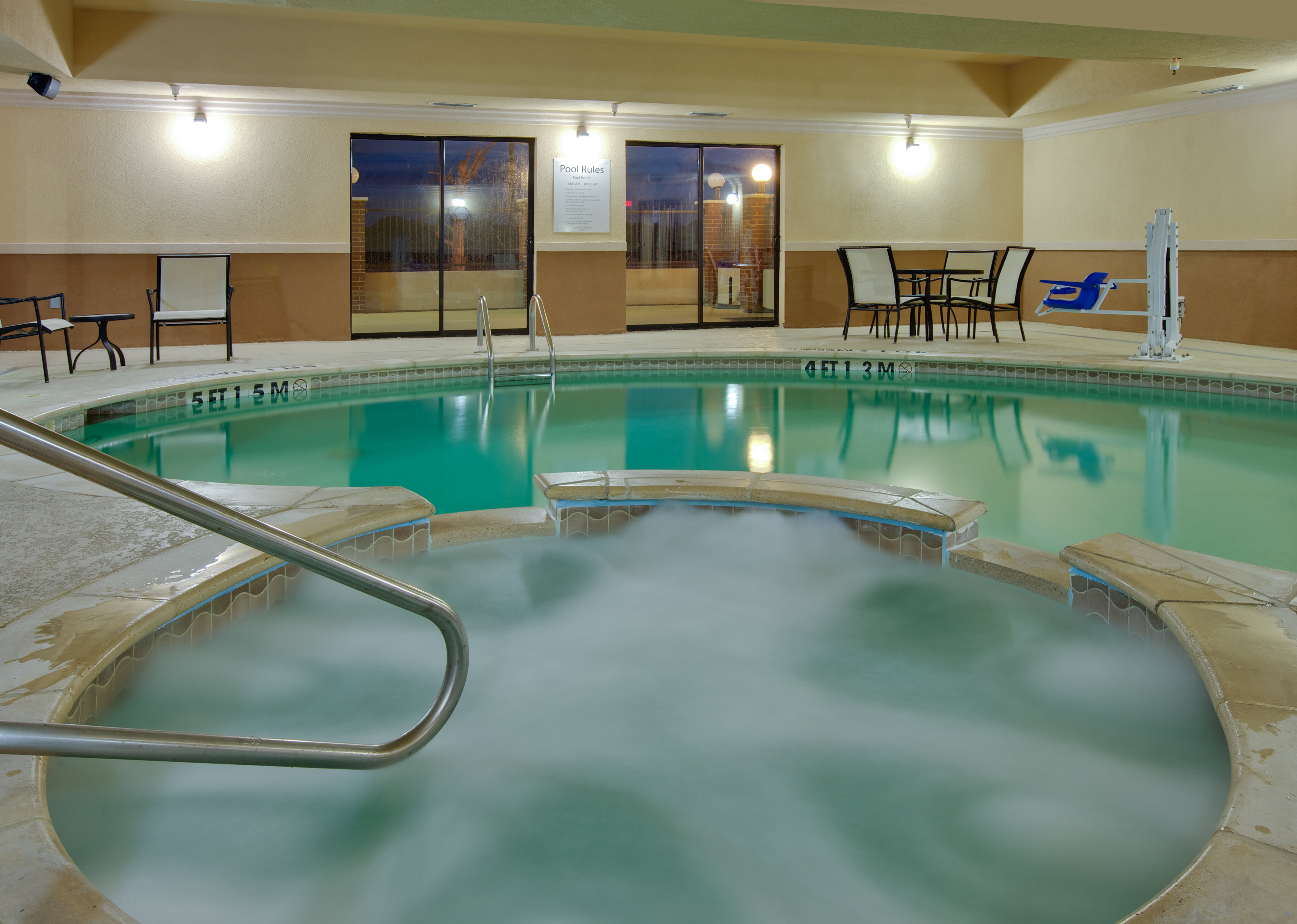 Holiday Inn Express Hotel Suites Ennis 39/70
