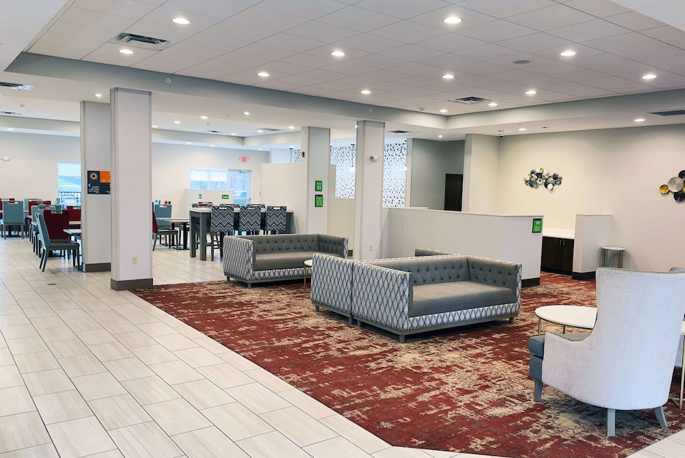 La Quinta Inn & Suites by Wyndham Jackson/Cape Girardeau 34/51