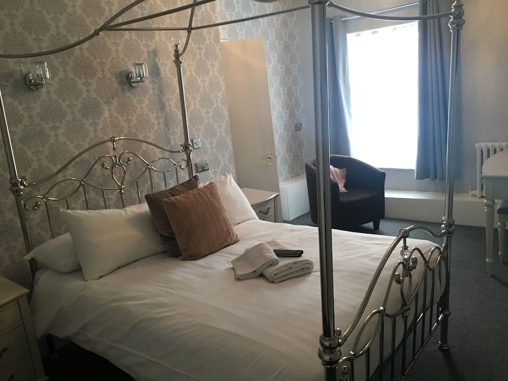 THE STAR HOTEL 8/54