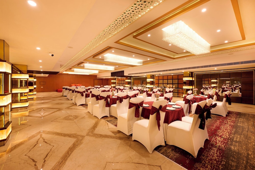 Delite Sarovar Portico Faridabad 25/30