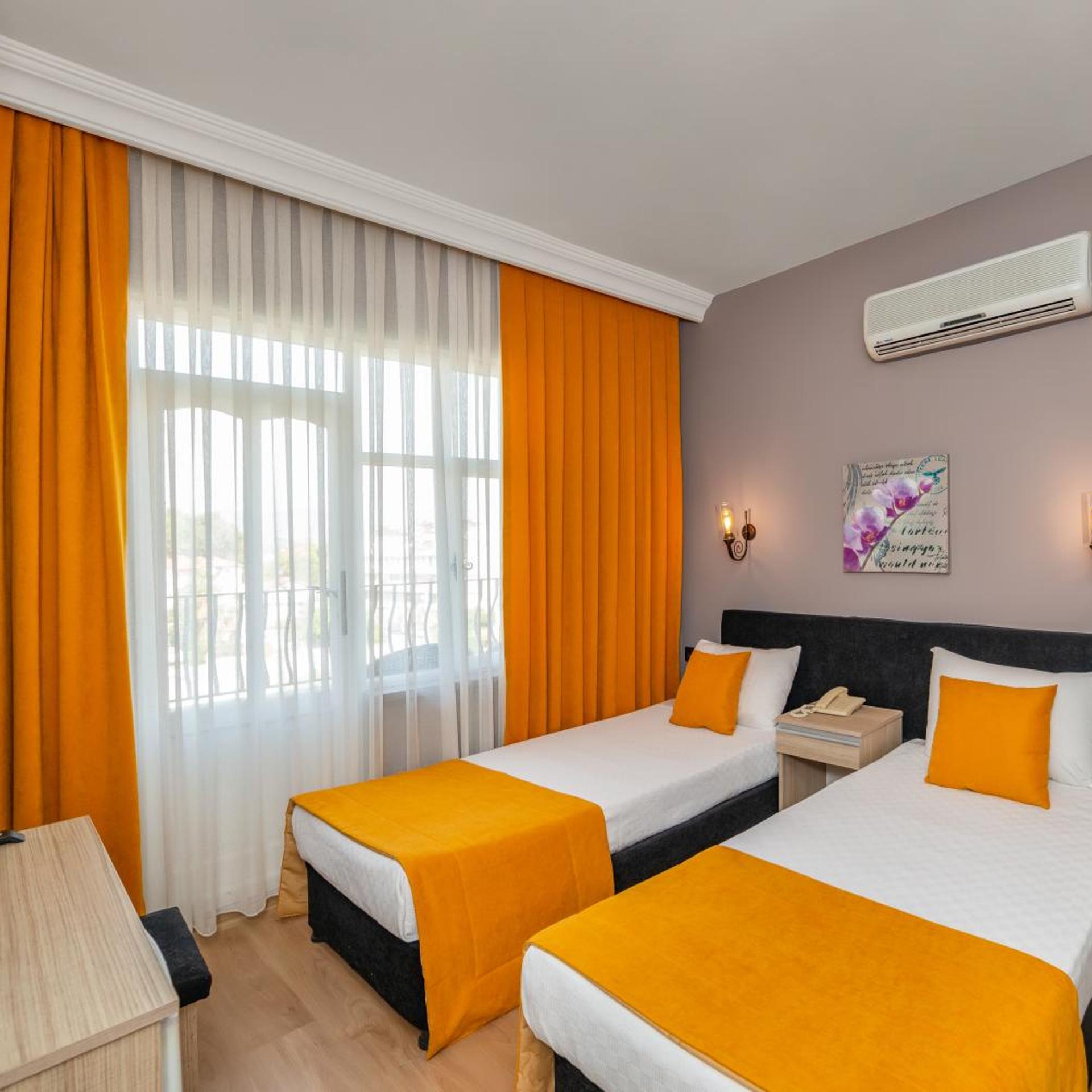 Standard, Twin Beds