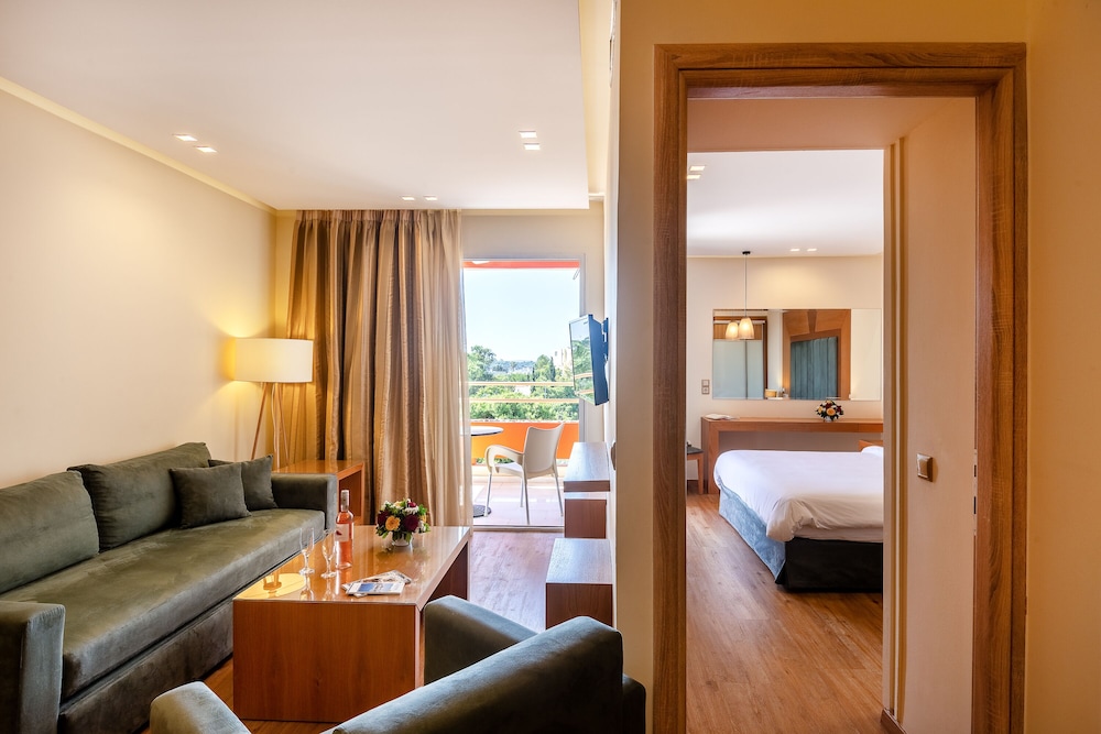 Oasis Hotel Apartments 17/43