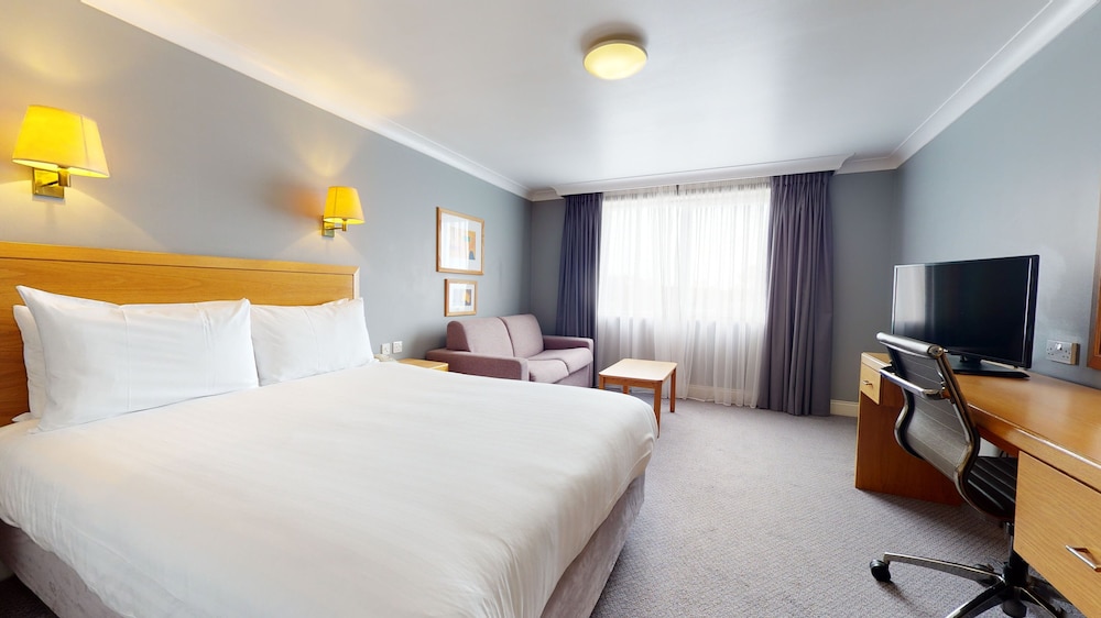 HOLIDAY INN BASILDON 30/75