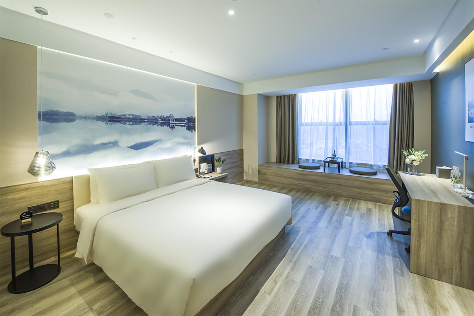Jimu, Scenic, Queen Bed