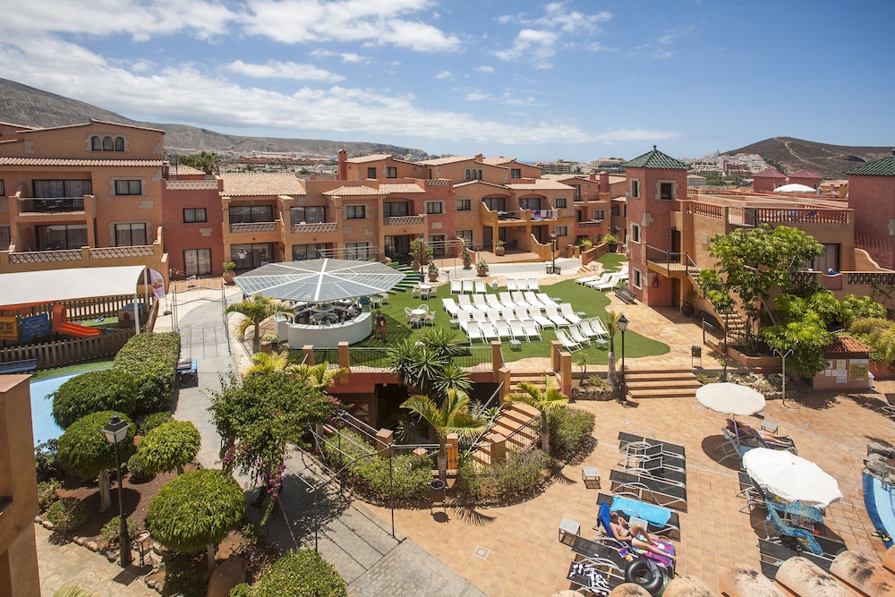 Villa Mandi Golf Resort in Arona