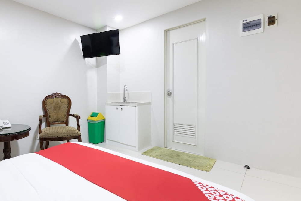 OYO 152 Sangco Condotel 10/45