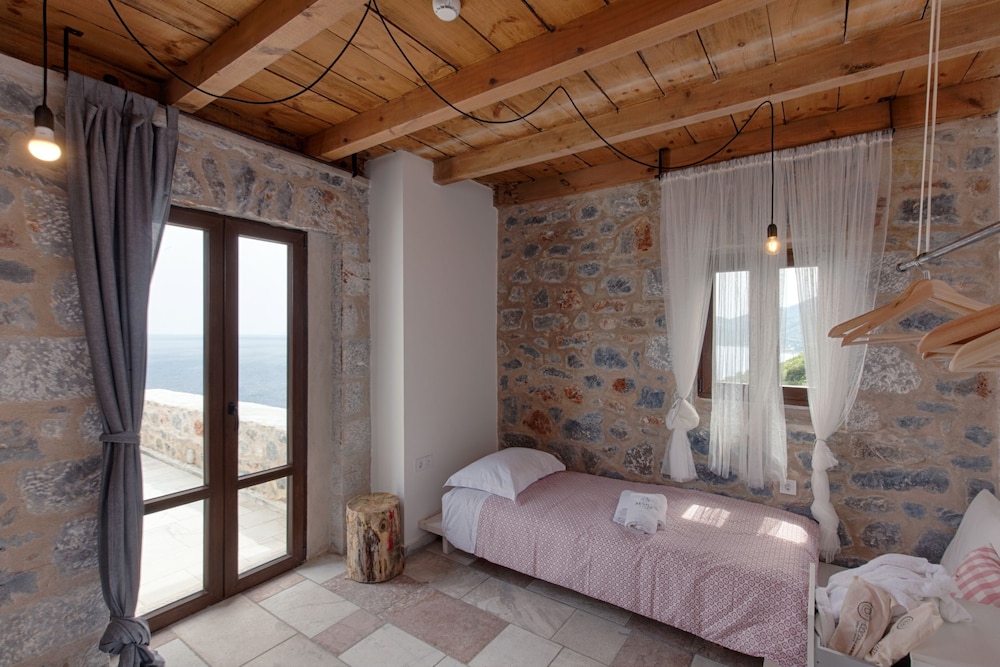 Aegila Boutique Hotel 4/50