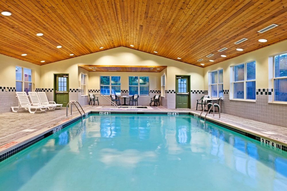 Country Inn & Suites by Radisson, Harrisburg Northeast - Hershey in HARRISBURG - PA