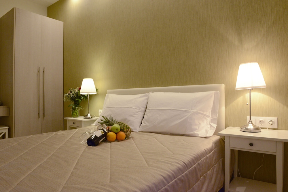 Phidias Hotel 51/69