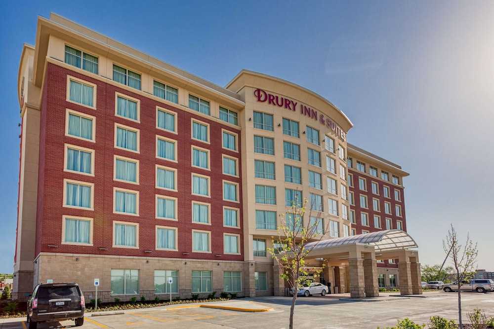 Drury Inn & Suites Iowa City Coralville 1/50