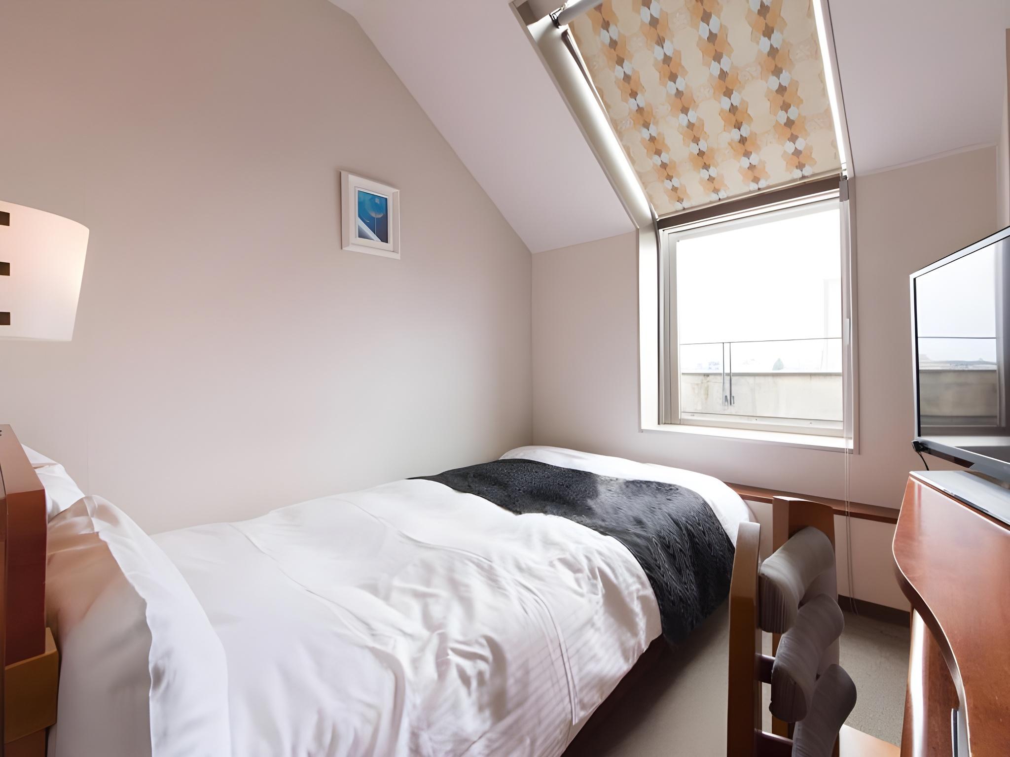 Semi Room, Semi Double Bed, Small