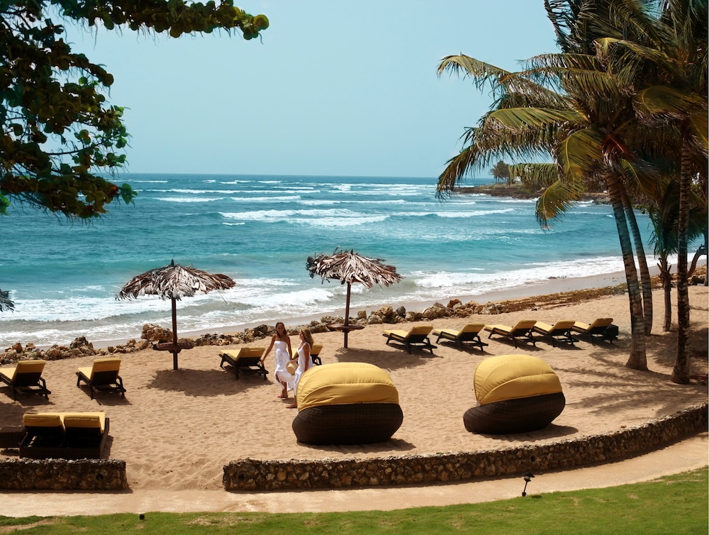 Magdalena Grand Beach Resort 46/52