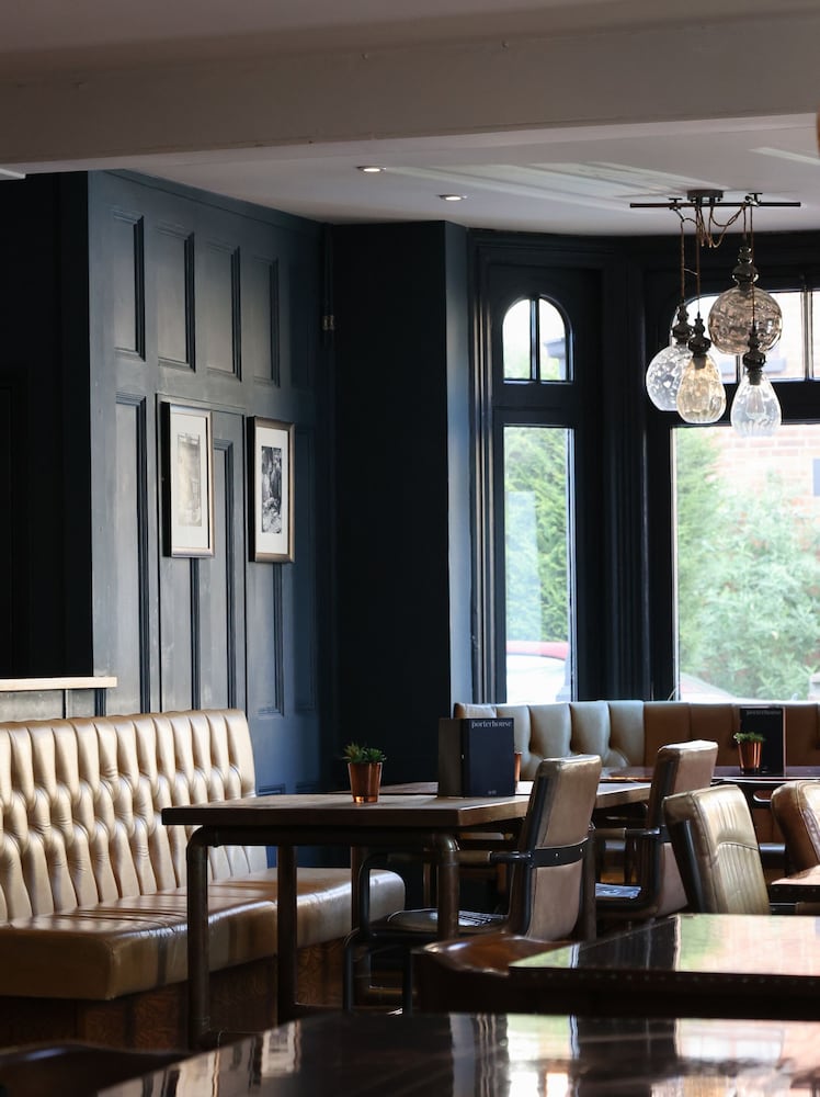 The Porterhouse Grill & Rooms 42/50