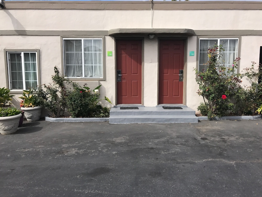 Geneva Motel Daly City 24/25