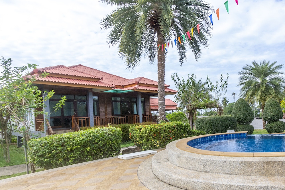 Lanta Lapaya Resort 56/59