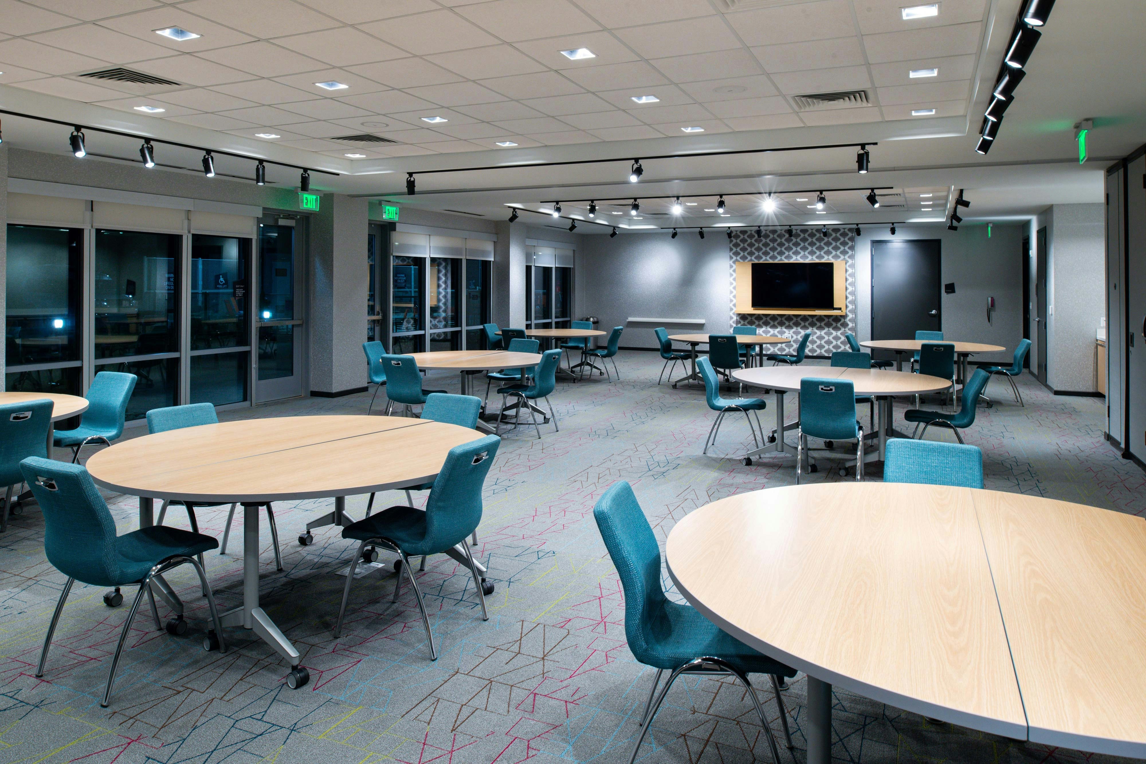 Aloft Charlotte Airport 15/17